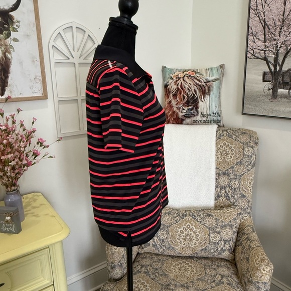 Under Armour Black and Red HeatGear Shirt - Picture 7 of 7